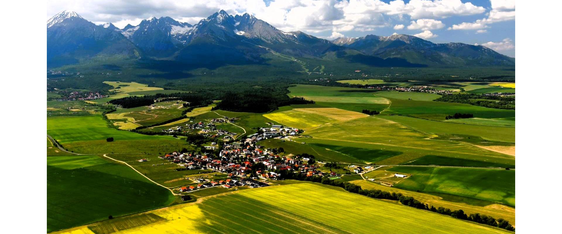 ​​​​​​​STAVEBNÝ POZEMOK 636 m² PRI LESE POD VYSOKÝMI TATRAMI – TATRANSKÉ SMARAGDY, MLYNICA.
