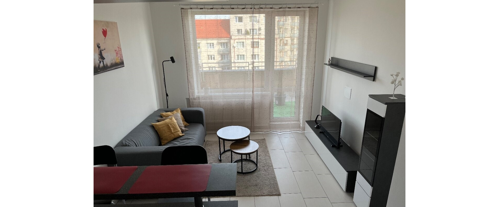 Kompletne zariadený 2-izbový byt na prenájom v centre mesta