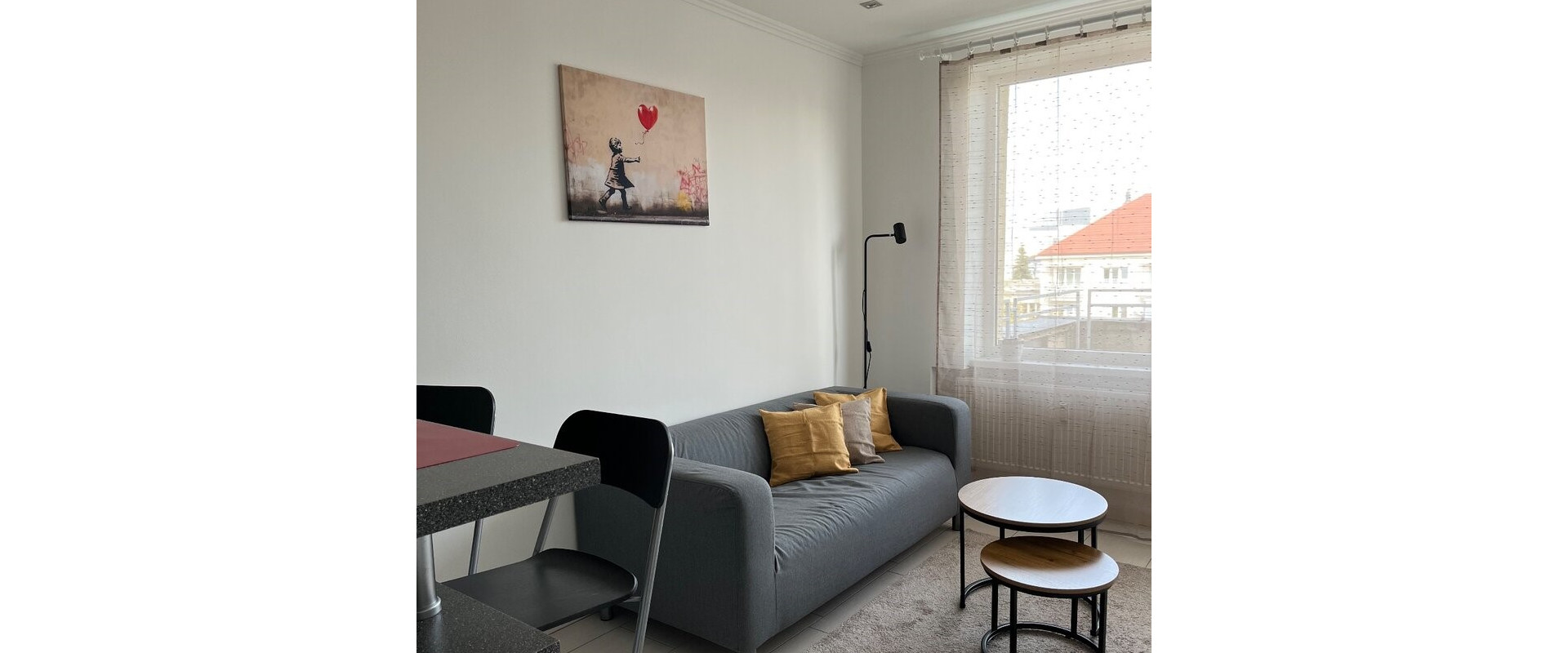 Kompletne zariadený 2-izbový byt na prenájom v centre mesta