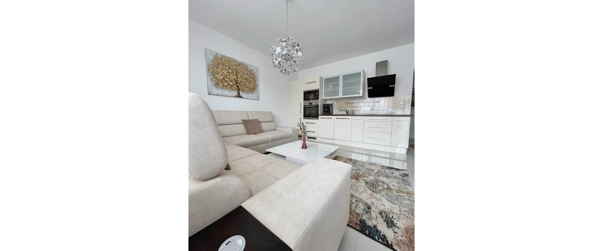 Moderný 3-izbový byt na Zobore + veľká murovaná garáž 23 m² | Jelenecká ulica, Nitra