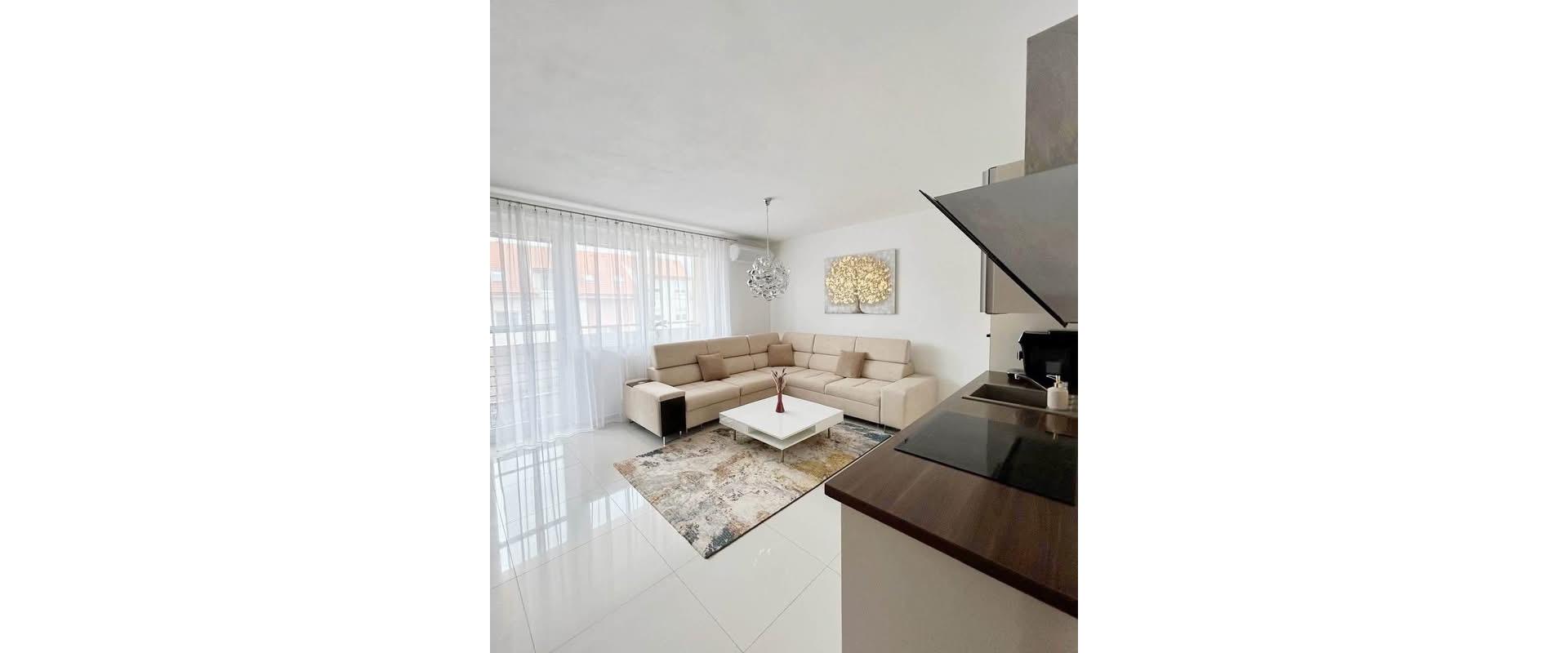 Moderný 3-izbový byt na Zobore + veľká murovaná garáž 23 m² | Jelenecká ulica, Nitra
