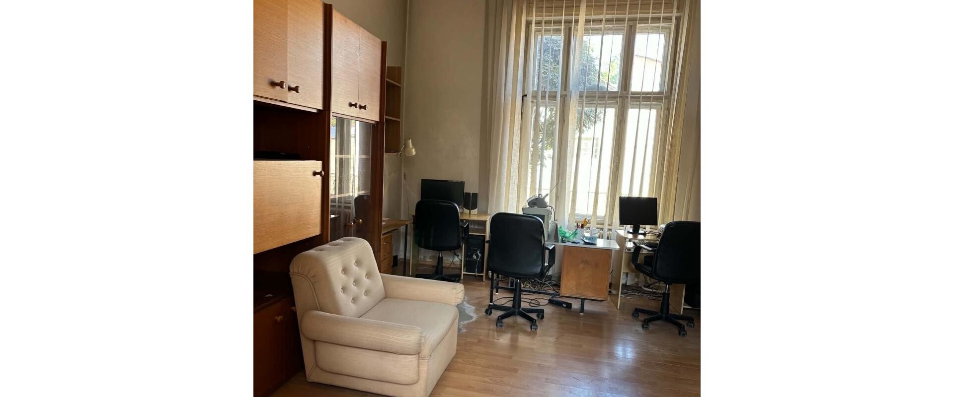 Na predaj nehnuteľnosť v Lučenci s potenciálom na podnikanie.