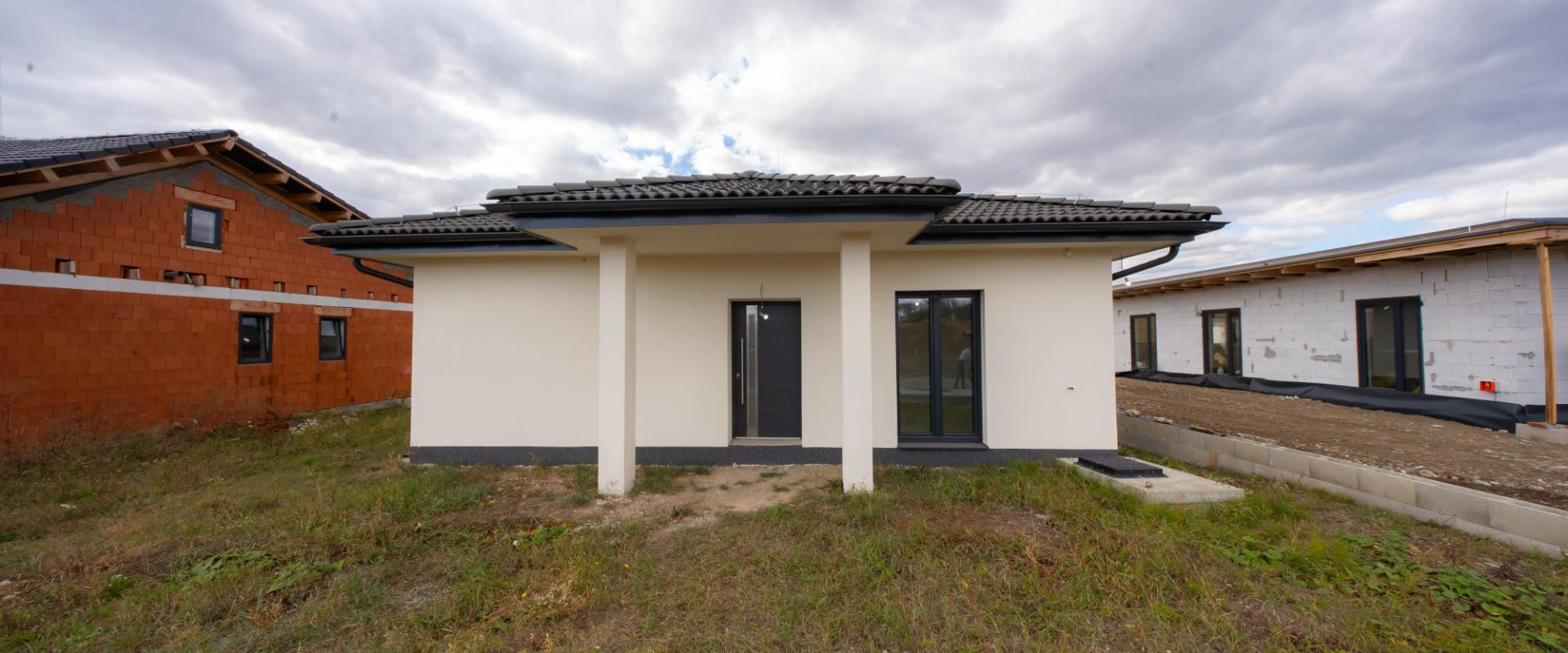 Predám 4-izbový bungalov - novostavba- Nižná Šebastová