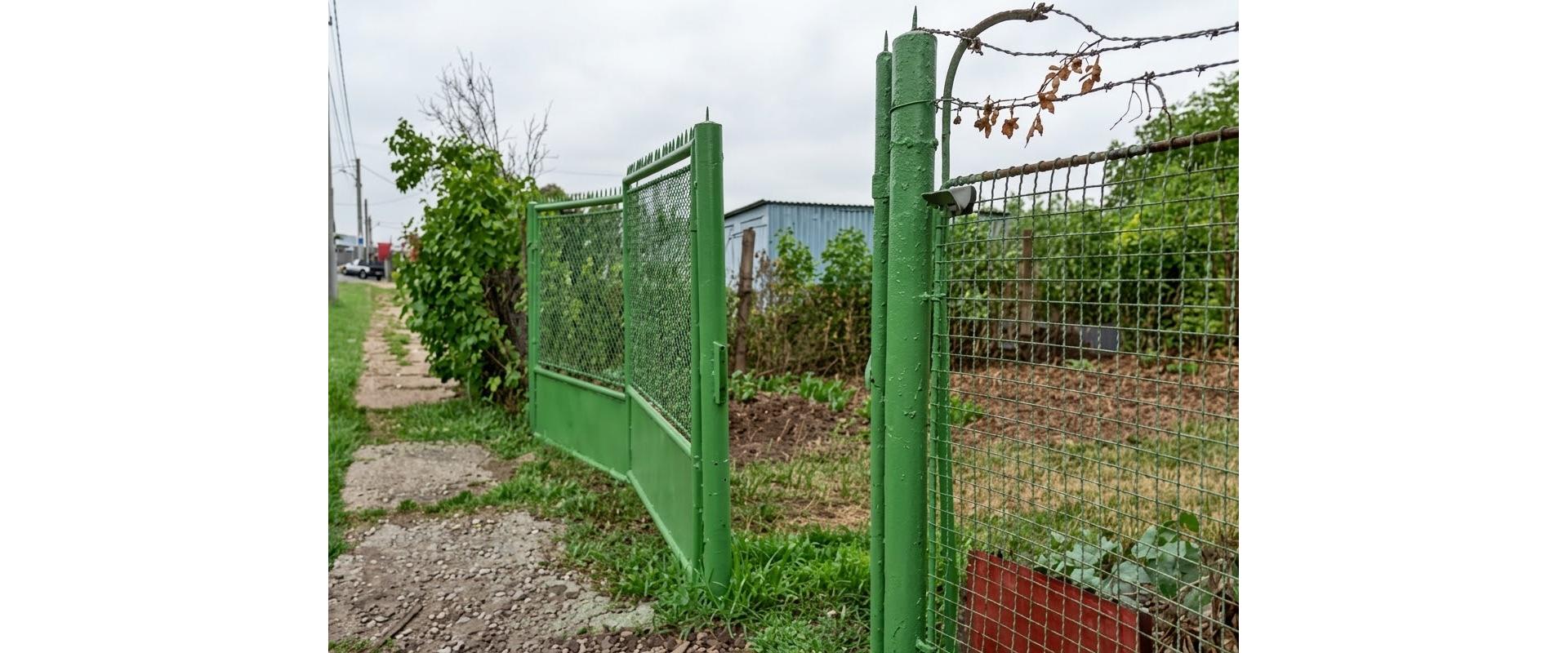 Rodinný dom na predaj s dvorom a 2 vstupmi NADŠTANDARD