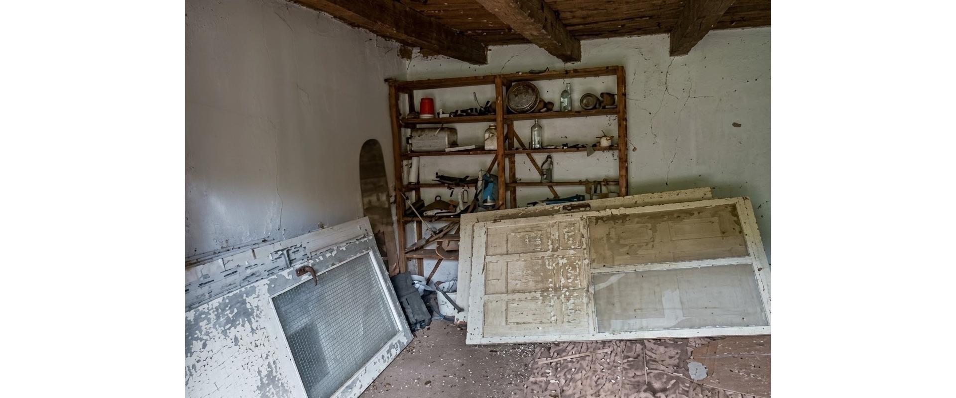 Rodinný dom na predaj s dvorom a 2 vstupmi NADŠTANDARD