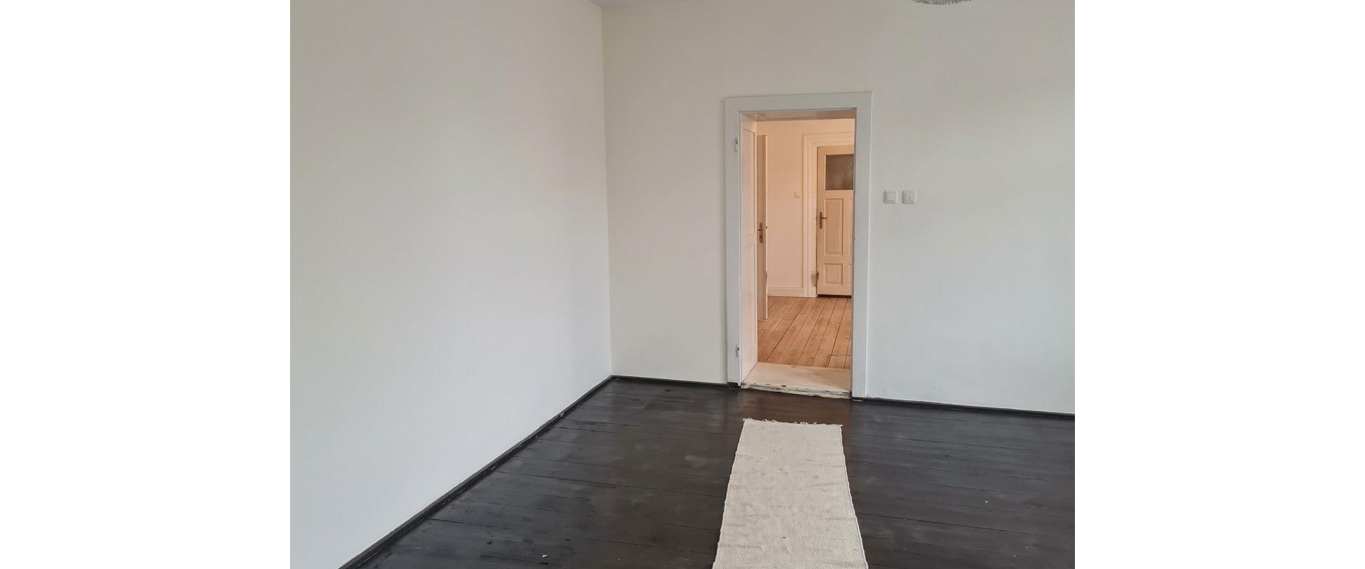 Rodinný dom na predaj s dvorom a 2 vstupmi NADŠTANDARD
