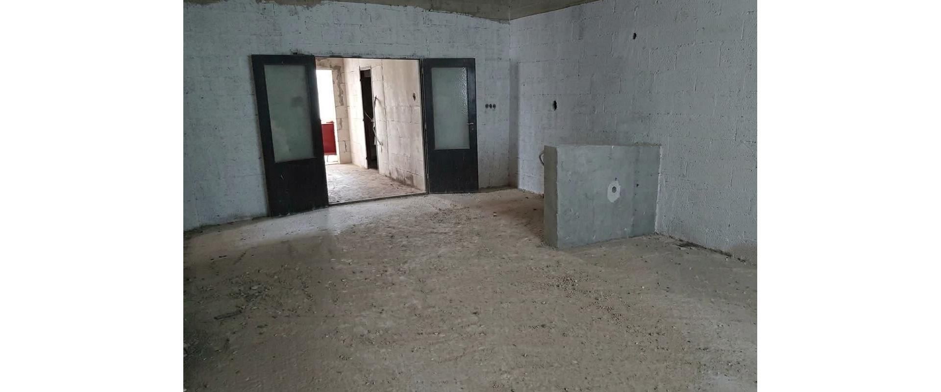 Rodinný dom na predaj s dvorom a 2 vstupmi NADŠTANDARD
