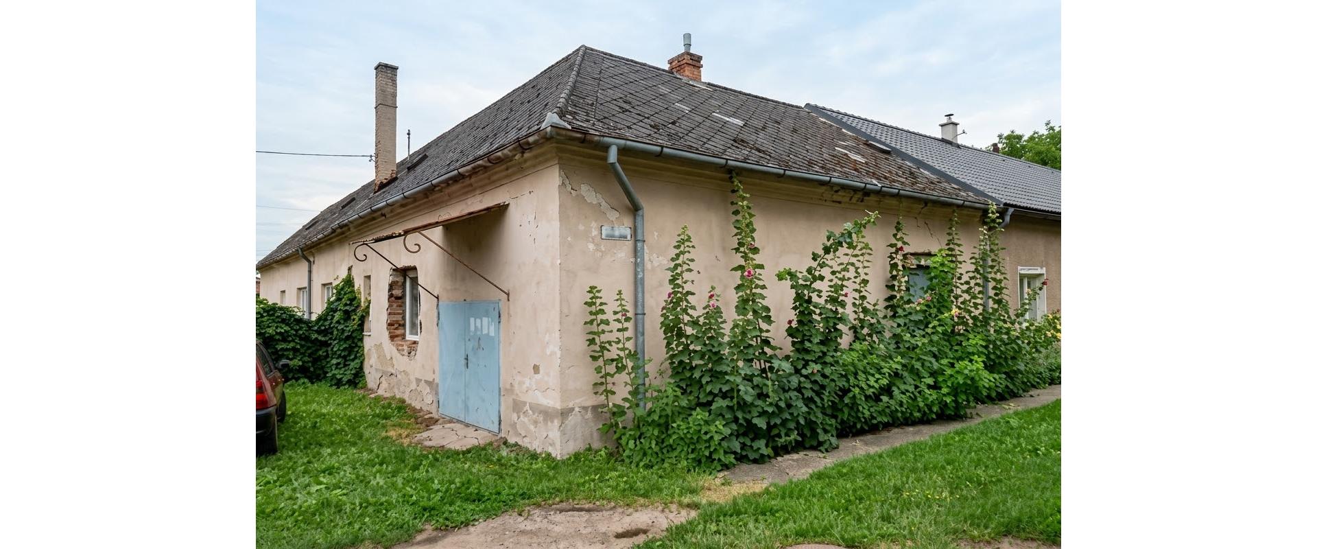Rodinný dom na predaj s dvorom a 2 vstupmi NADŠTANDARD