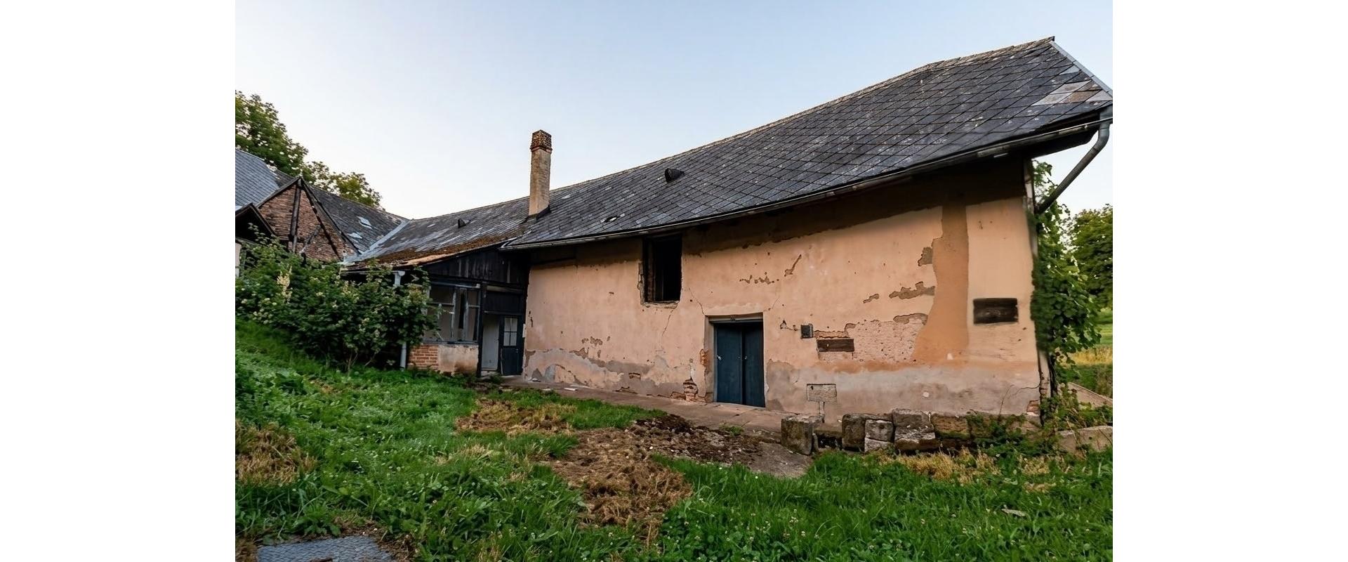 Rodinný dom na predaj s dvorom a 2 vstupmi NADŠTANDARD