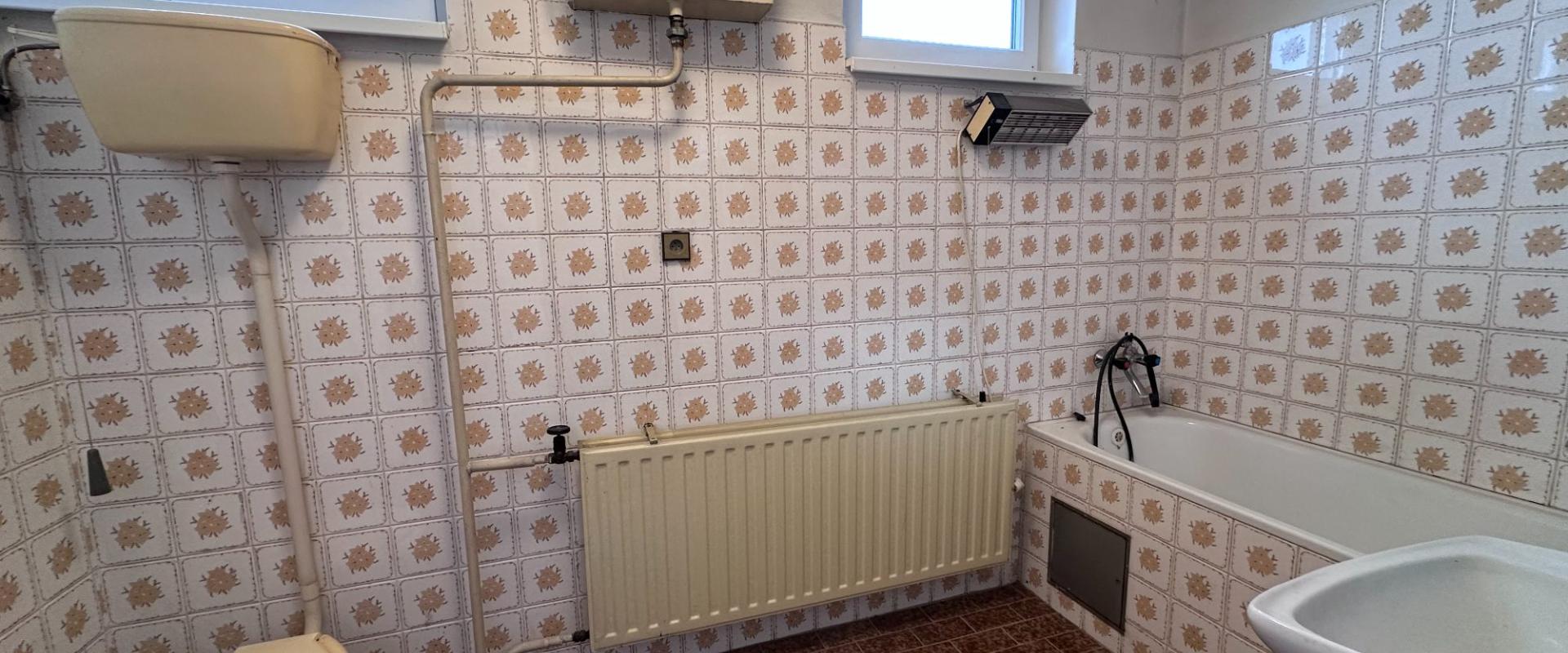 NA PREDAJ RODINNÝ DOM NA REKONŠTRUKCIU