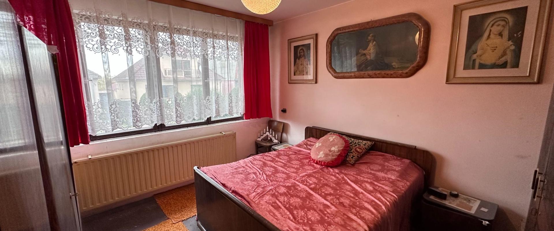 NA PREDAJ RODINNÝ DOM NA REKONŠTRUKCIU