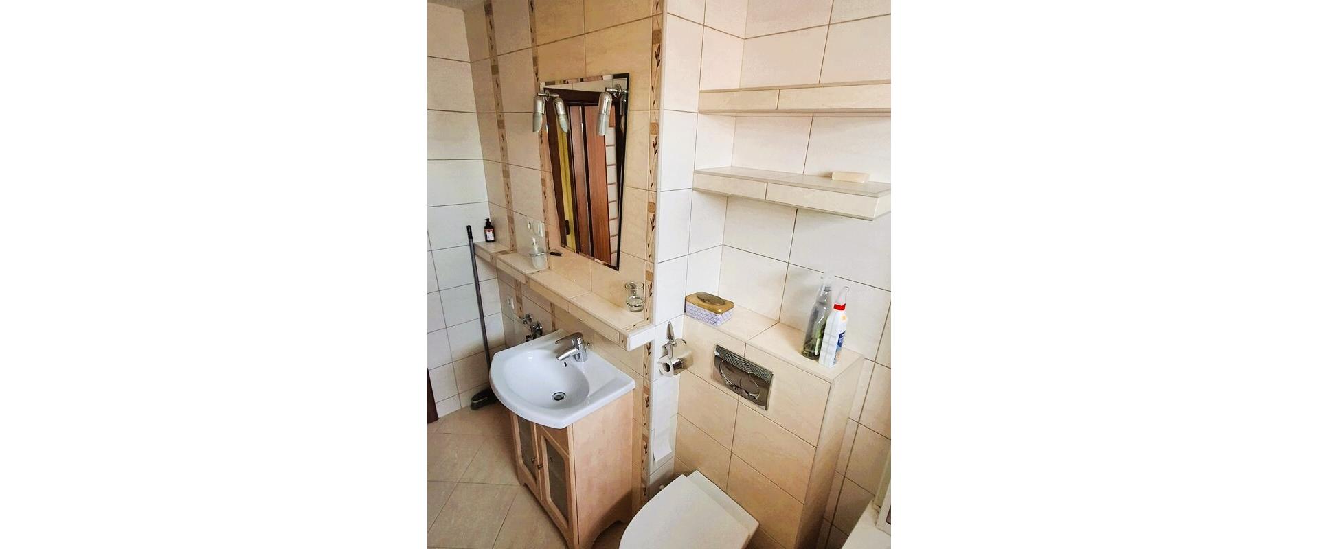 3 - IZB. BYT PO KOMPLETNEJ REKONŠTRUKCII S GARÁŽOU, ZÁHRADKOU A PARKOVANÍM – ČEMERNÉ