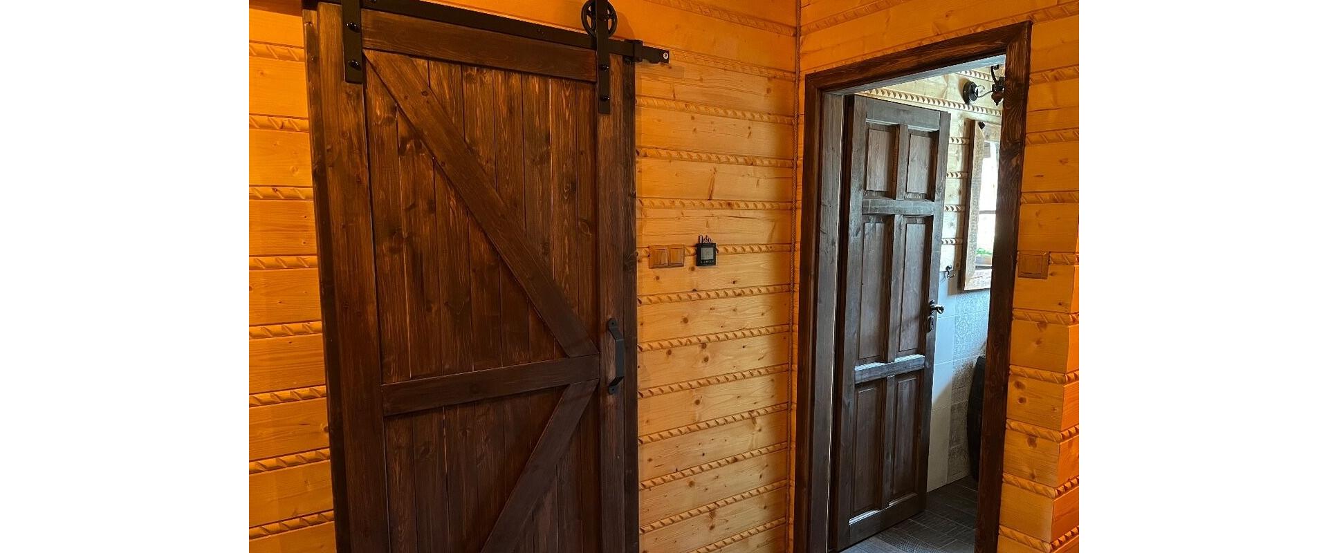 NA PREDAJ 4-IZBOVÝ VÍKENDOVÝ DOM V ČIČMANOCH -MODERNÝ KOMFORT
