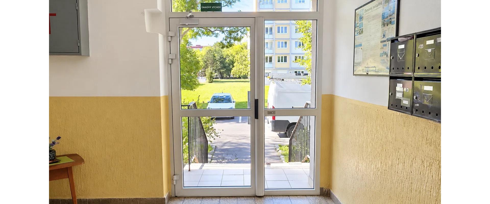 Predaj priestranného 2-izbového bytu v Bratislave Ružinov