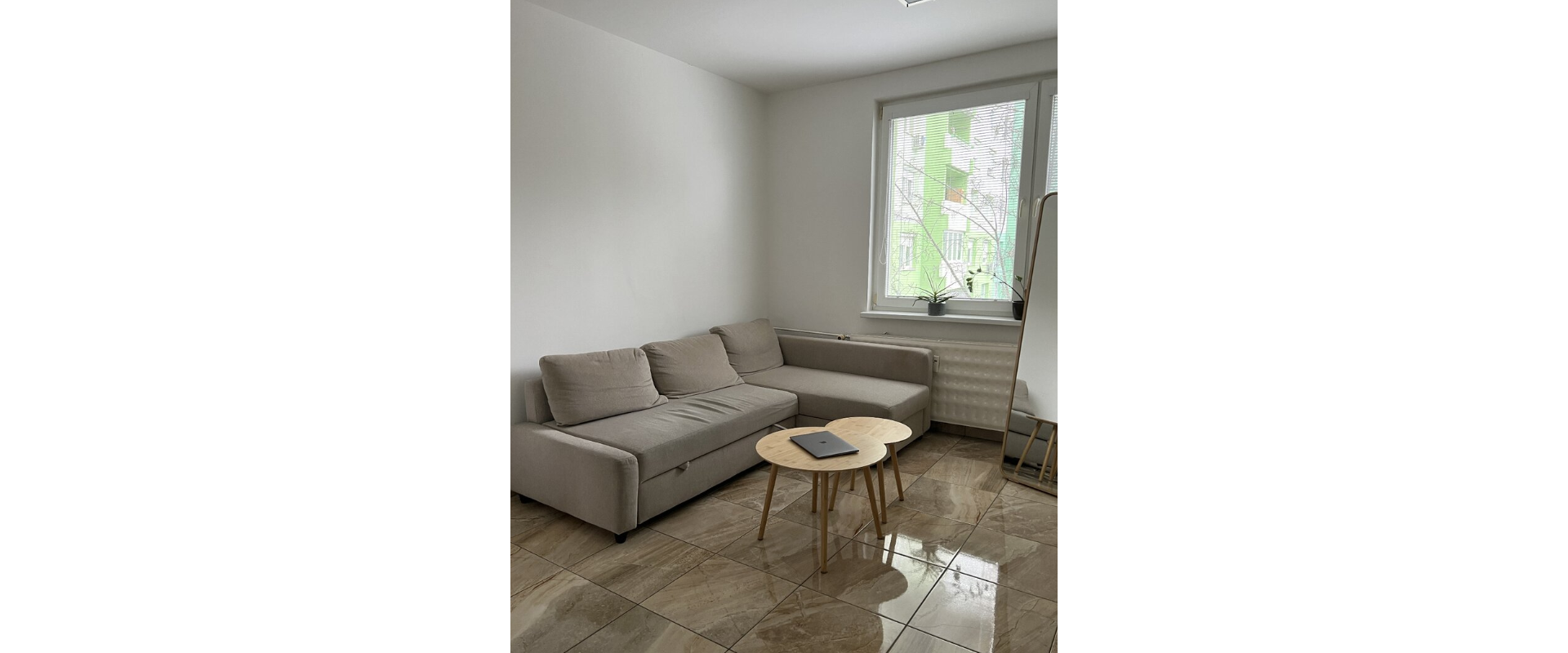 3-IZBOVÝ BYT PO REKONŠTRUKCII | 73,21 m² + LOGGIA | NOVÉ ZÁMKY – JUH