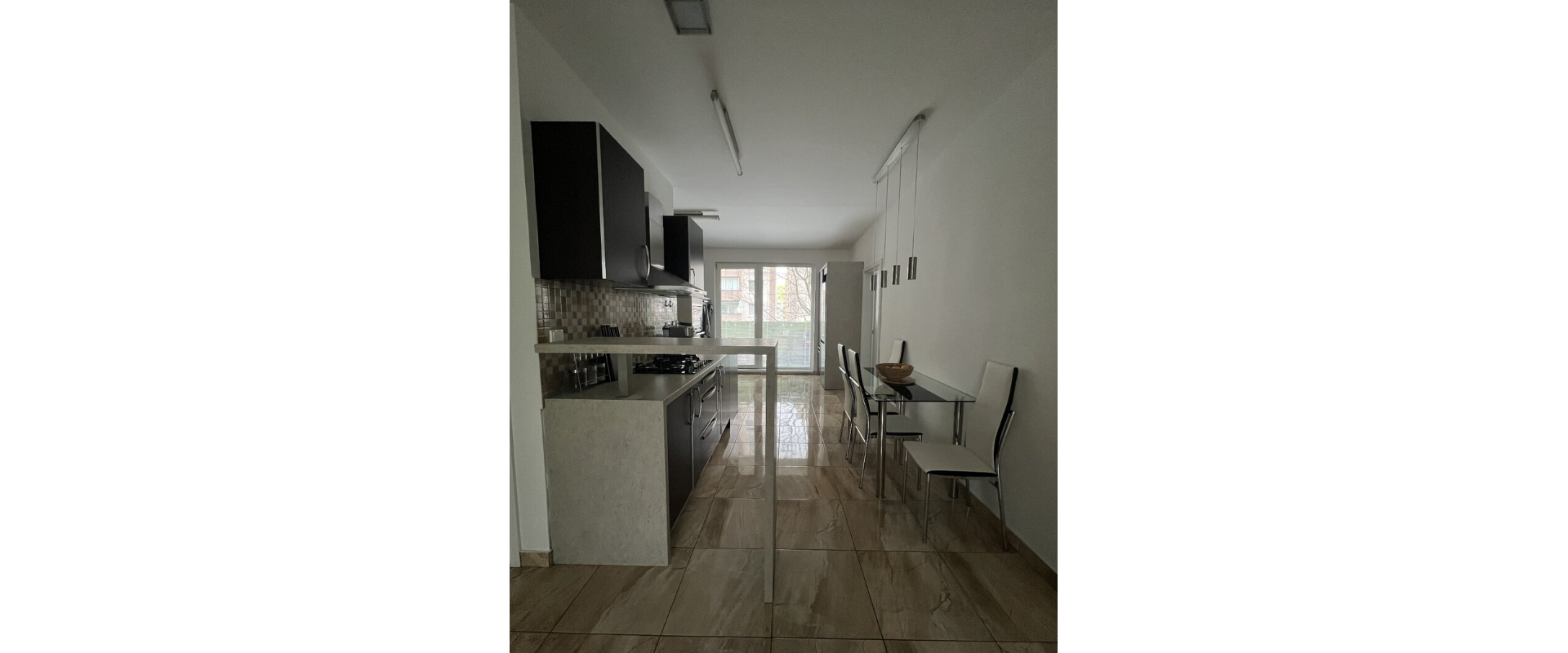3-IZBOVÝ BYT PO REKONŠTRUKCII | 73,21 m² + LOGGIA | NOVÉ ZÁMKY – JUH