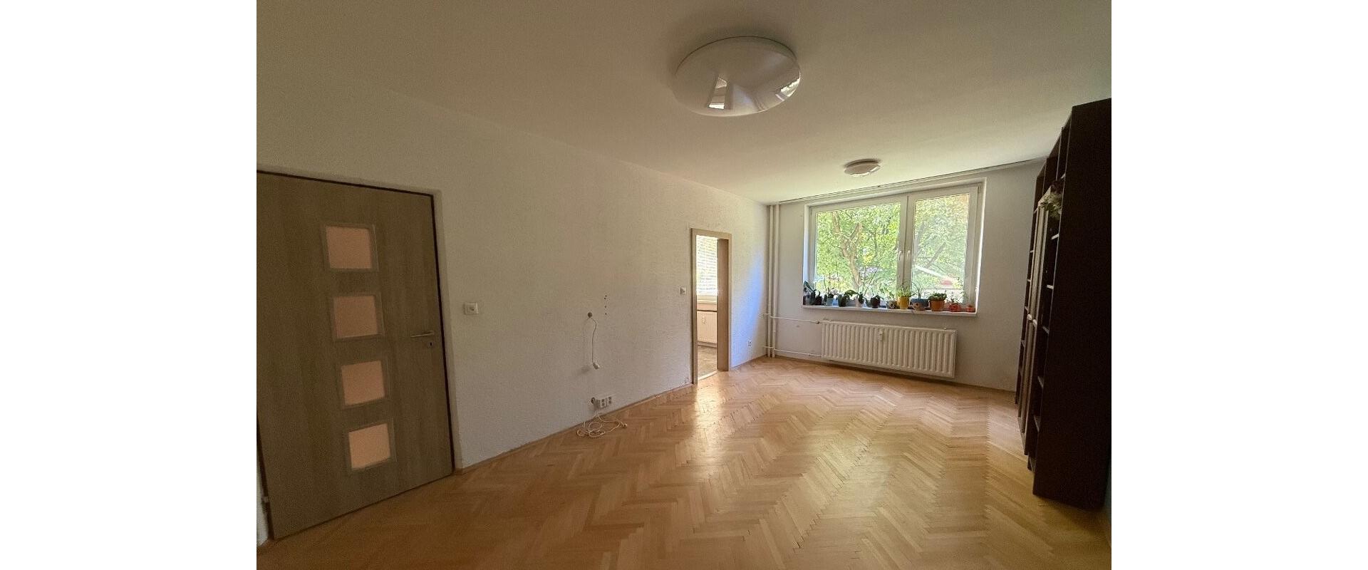 Na prenájom PRIESTRANNÝ 3-IZBOVÝ BYT S VÝMEROU 92 m²