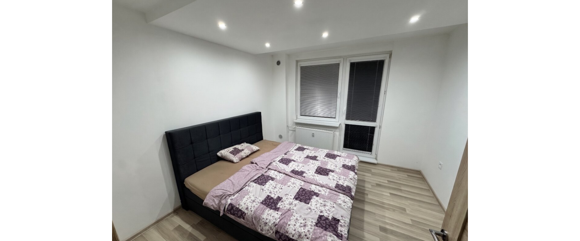 Na predaj 2-izbový byt s 3 balkónmi a šatníkom