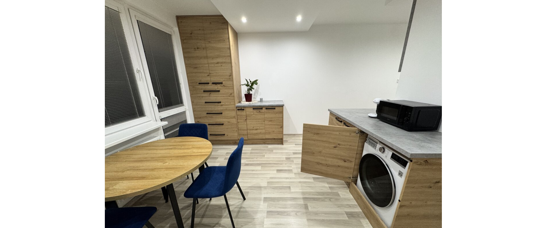 Na predaj 2-izbový byt s 3 balkónmi a šatníkom