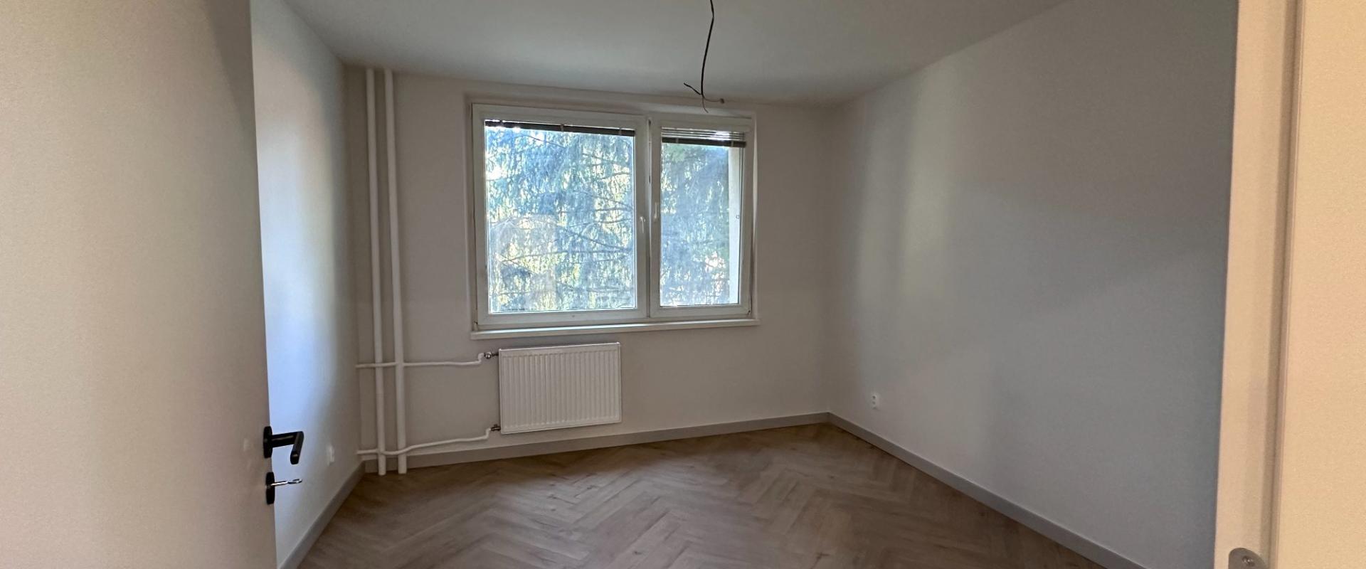 Kompletne zrekonštruovaný 3-izbový byt s balkónom