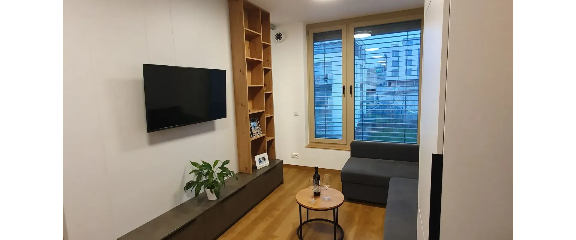 NA PRENÁJOM MODERNÝ 1-IZBOVÝ BYT S PARKOVANÍM – HRUŠKOVÁ
