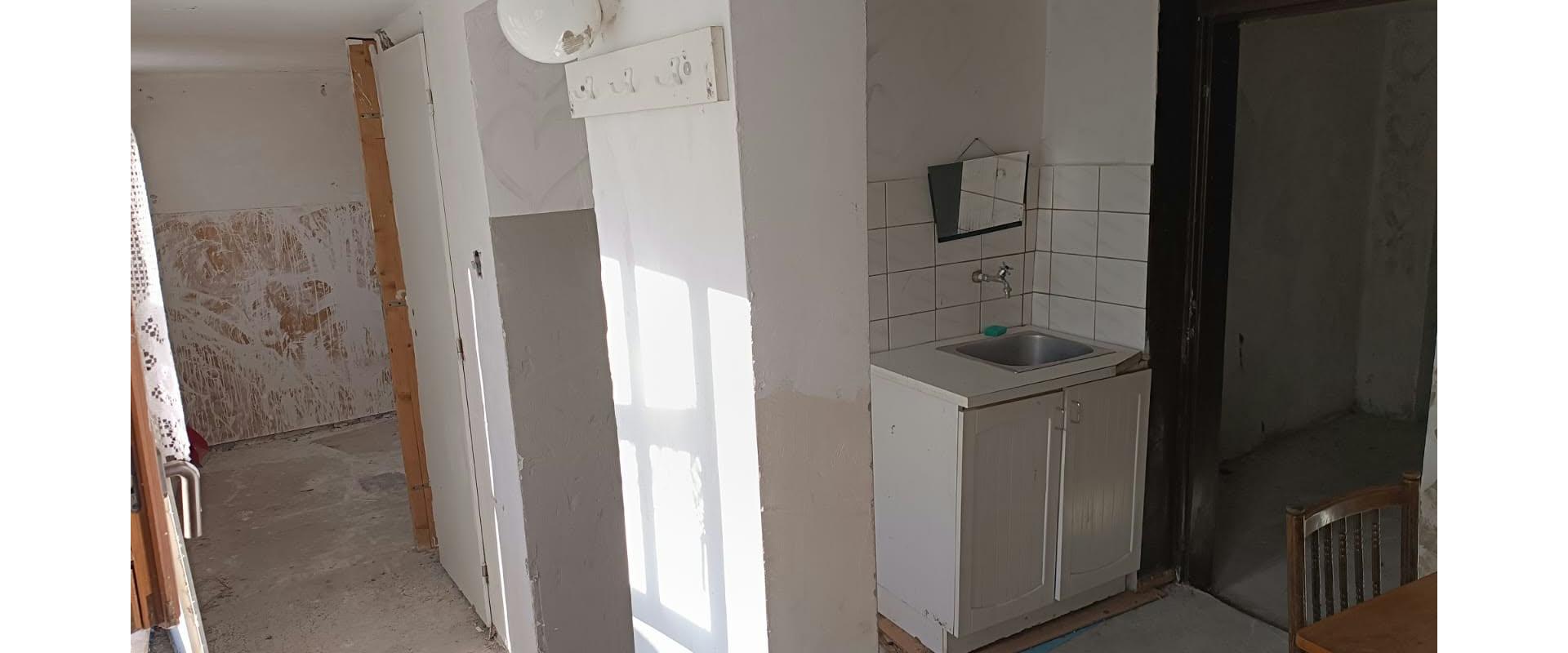 NA PREDAJ: Rodinný dom na rekonštrukciu – Hrnčiarovce nad Parnou