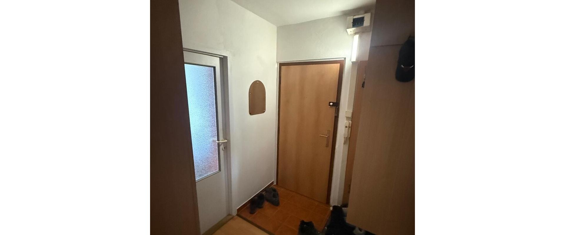 Kompletne zariadený 3-izbový byt s balkónom na Moldavskej ulici v Košiciach-Terasa