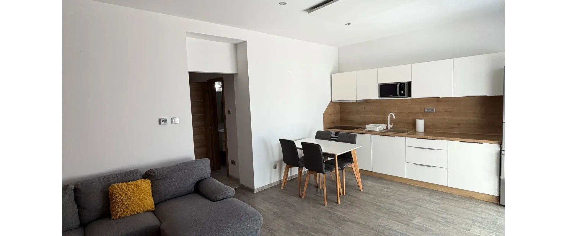 NA PREDAJ: Moderný 1,5-izbový byt priamo v centre Michaloviec