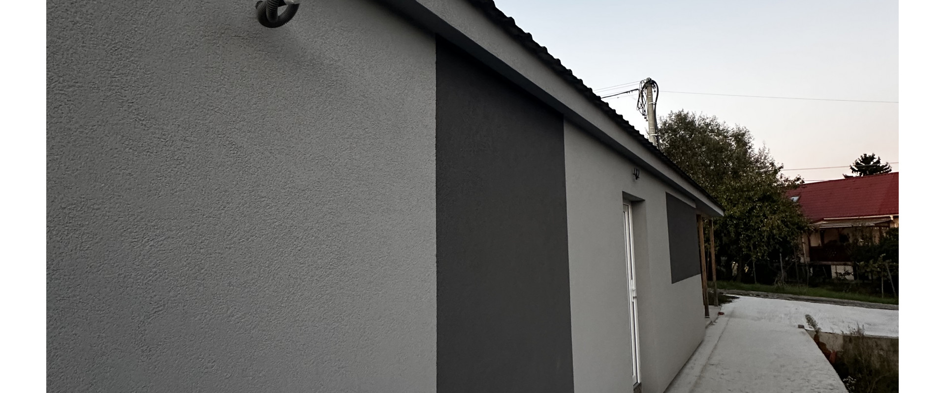 NA PREDAJ 2-izbový drevodom s terasou, nízke náklady, ticho, zeleň – Nitra