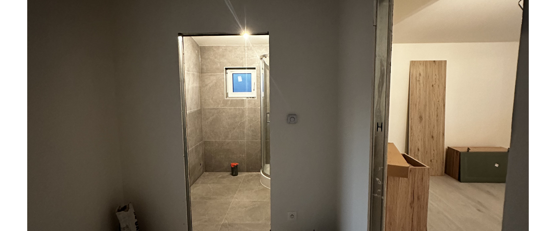 NA PREDAJ 2-izbový drevodom s terasou, nízke náklady, ticho, zeleň – Nitra