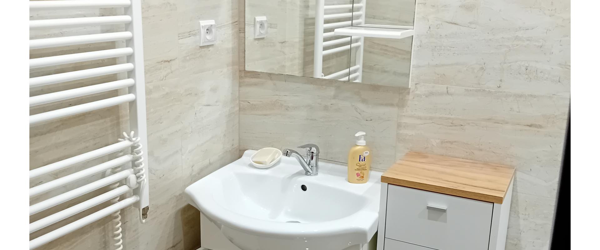 Zariadený 2 izbový byt s balkónom