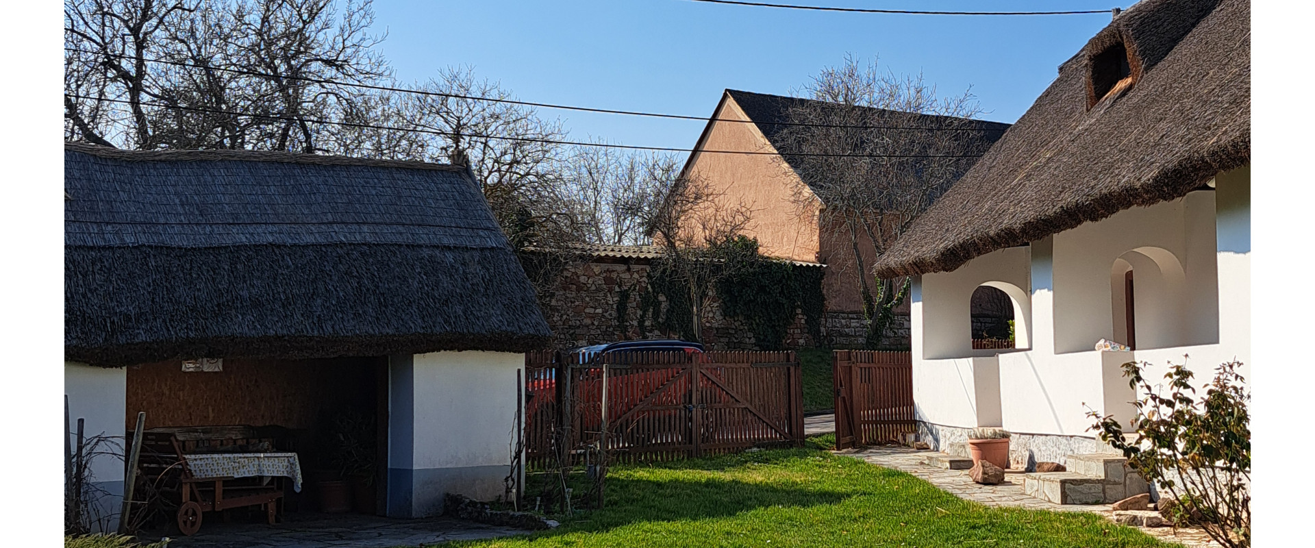 Útulná chalupa s veľkým pozemkom 14 min od Podhájskej