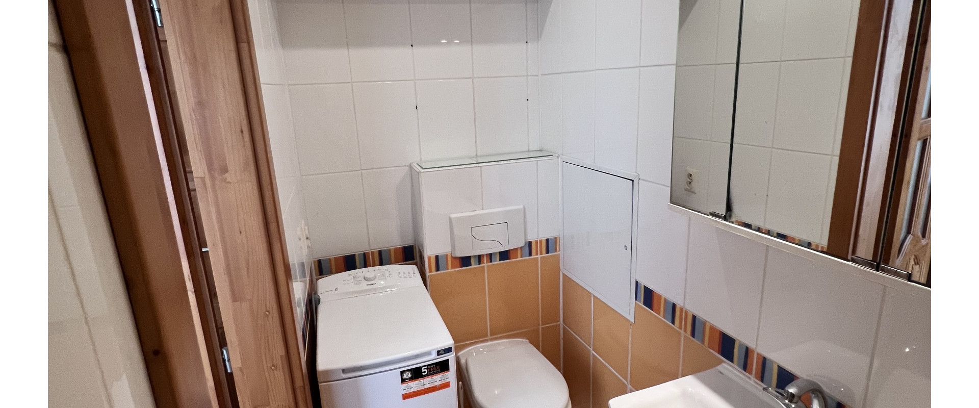 PREDAJ: Svetlý 2-izbový byt s loggiou v pokojnej časti Ružinova