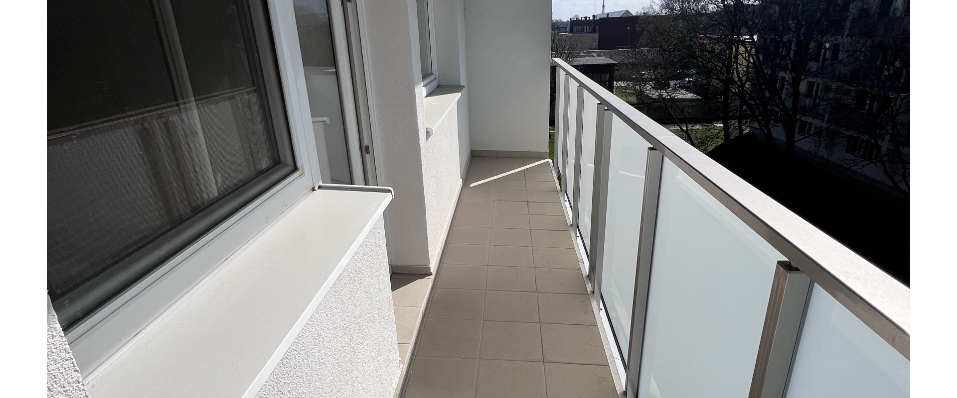 PREDAJ: Svetlý 2-izbový byt s loggiou v pokojnej časti Ružinova