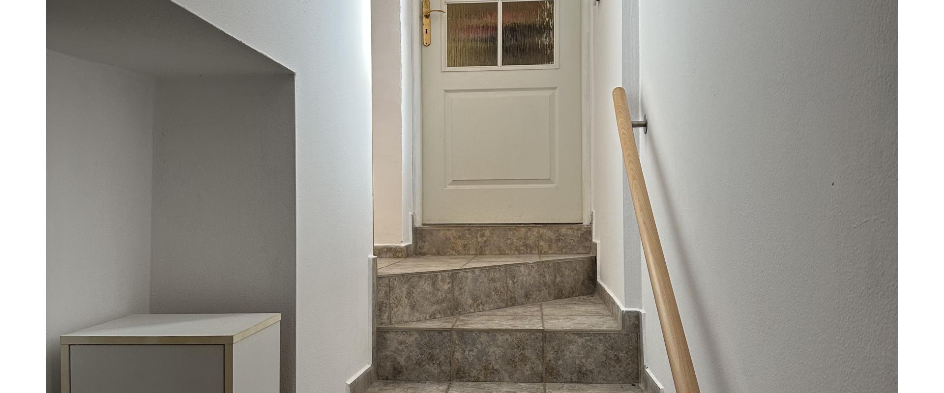 Priestranný 5-izbový rodinný dom s dvoma garážami