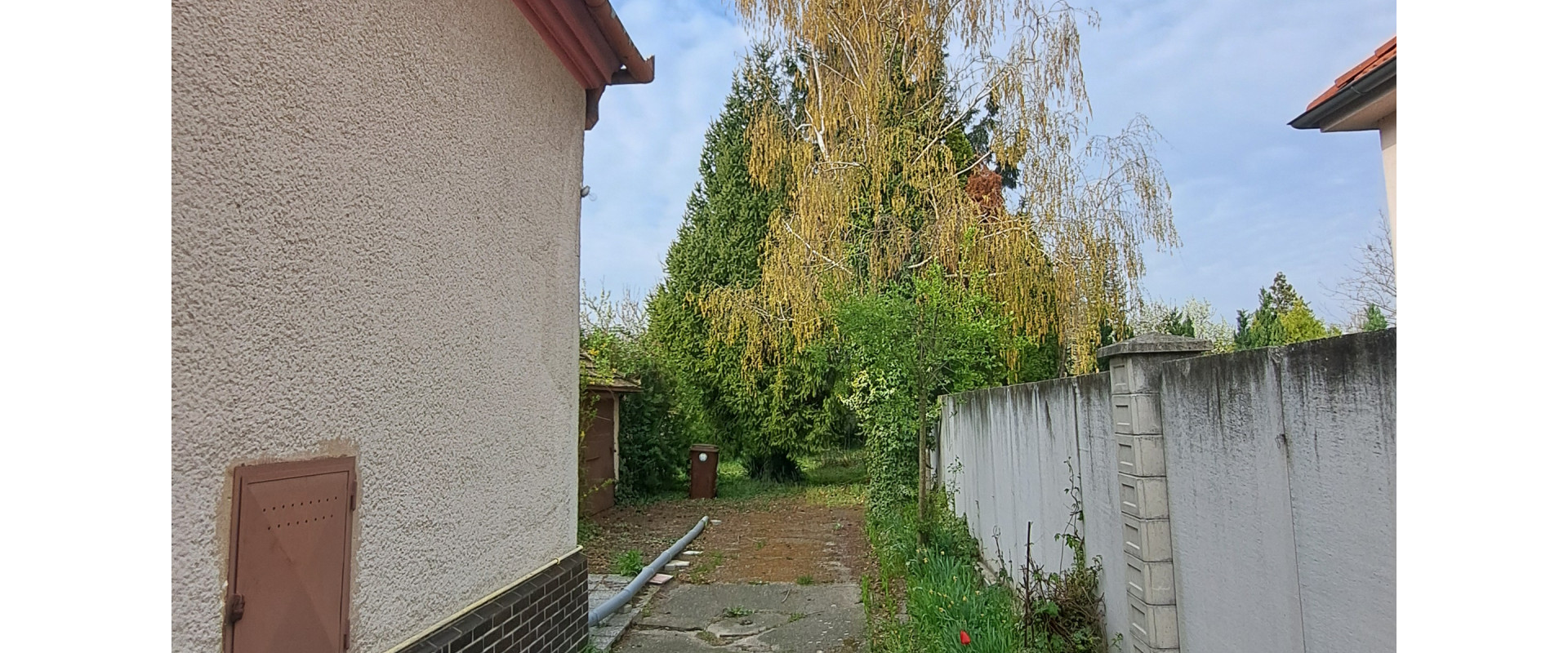 Romantické bývanie v centre Dun. Stredy s pekným pozemkom