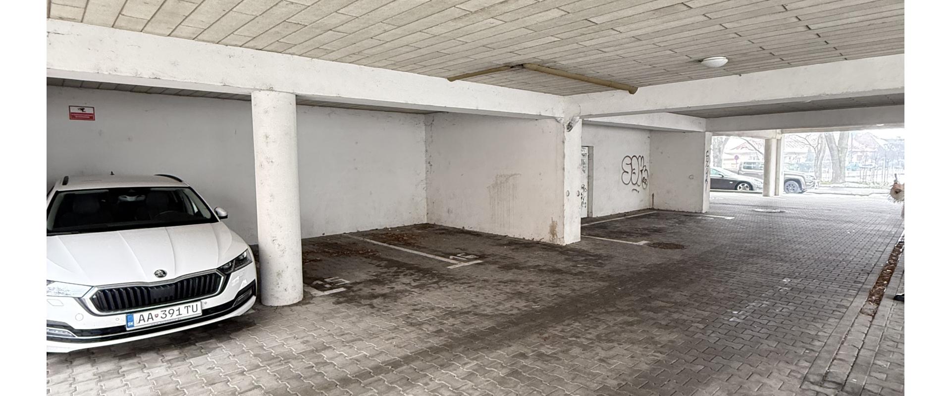 Na Prenájom-Garážové parkovacie miesto Šamorín- Gazdovský Rad