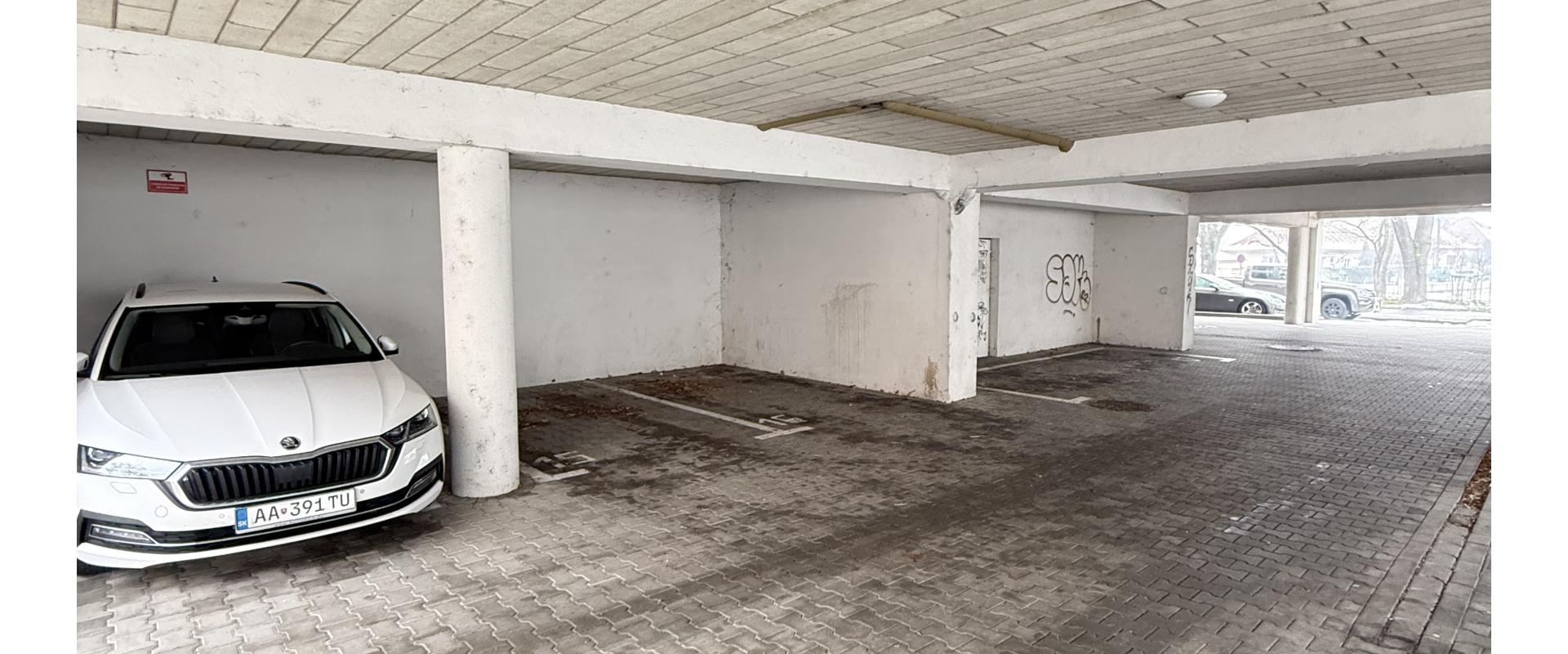 Na Prenájom-Garážové parkovacie miesto Šamorín- Gazdovský Rad