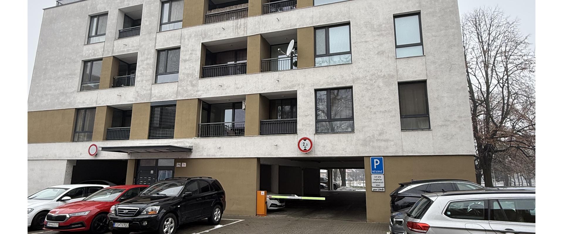 Na Prenájom-Garážové parkovacie miesto Šamorín- Gazdovský Rad