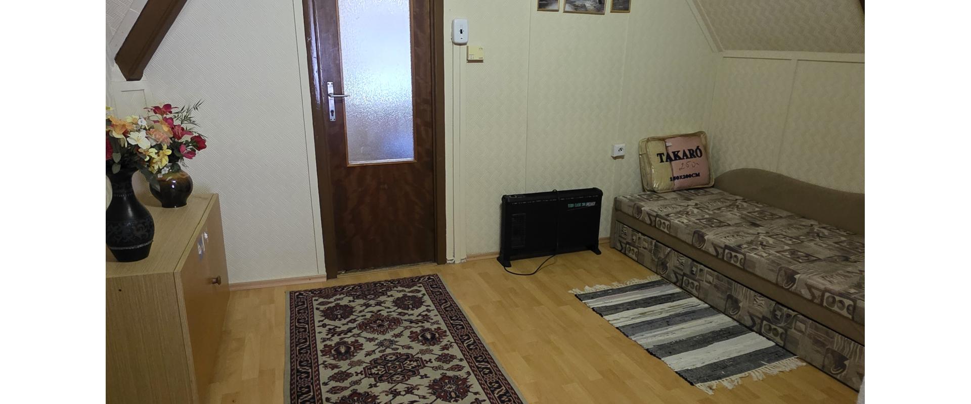 ZARIADENÁ CHATA PRI DUNAJI NEĎALEKO ŠTÚROVA