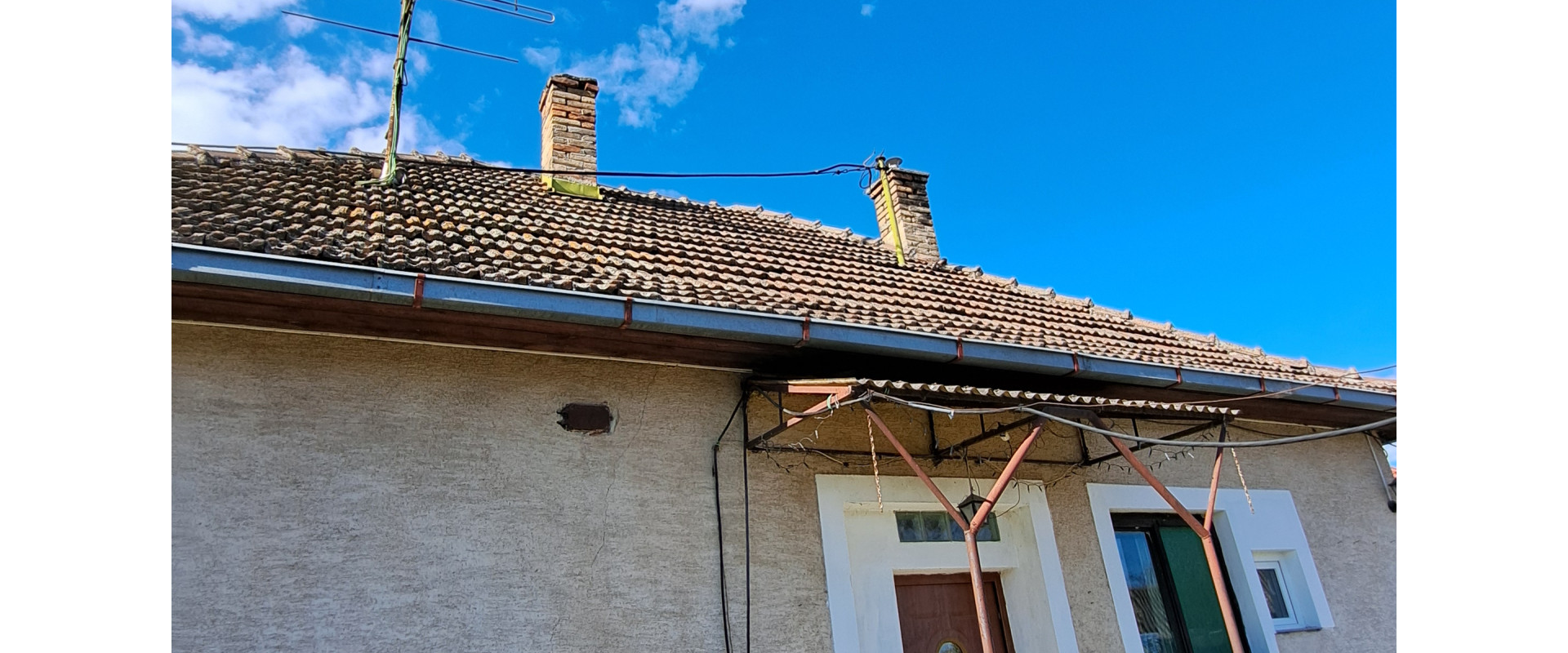 PREDANÉ! Dom  za dobrú cenu v obci BAKA/40 km od Bratislavy