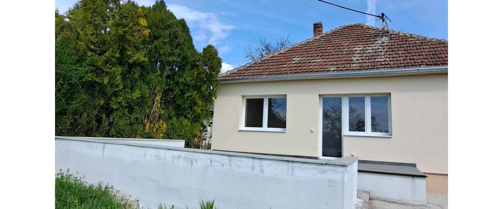 Hľadáte pokojné bývanie? ZREKONŠTRUOVANÝ rodinný dom pre Vás