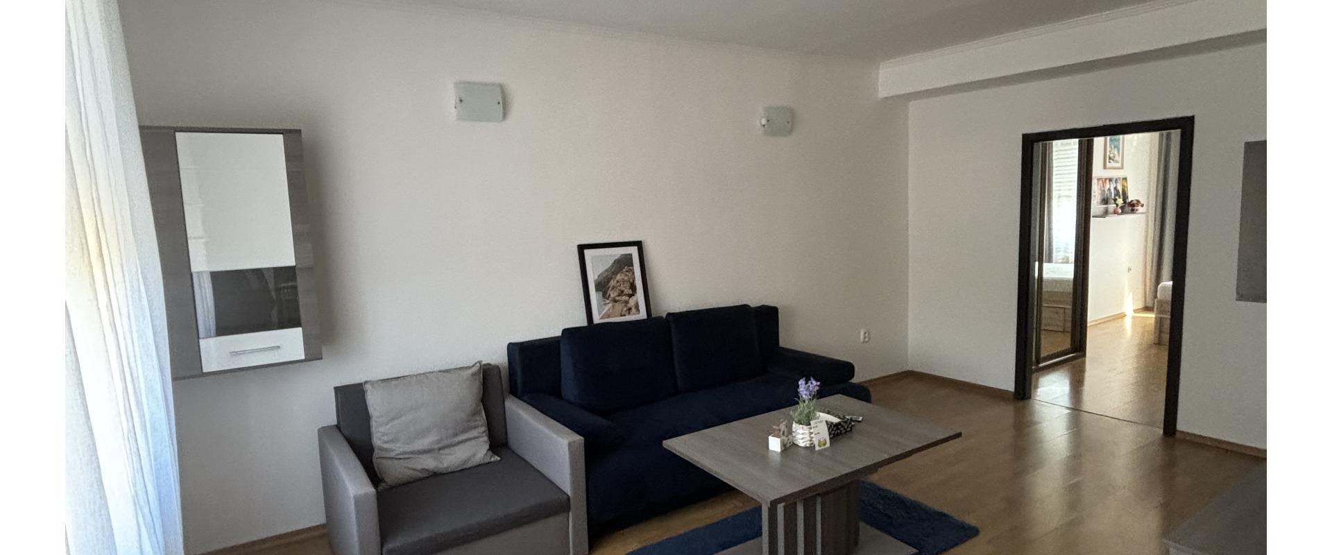 Prenájom priestranného 2-izbového bytu s balkónom na Severe