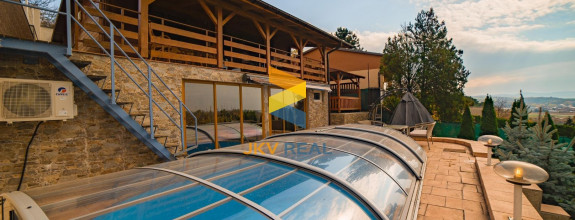Na predaj rekreačný dom s bazénom a krásnym výhľadom na Sĺňavu