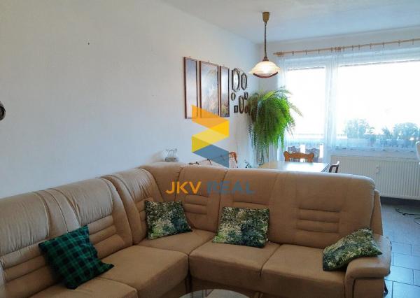 JKV REAL | Ponúkame na predaj 3,5 i byt na sídlisku Sever