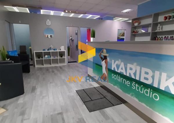 JKV REAL | Ponúkame ODSTÚPENIE SOLÁRNEHO ŠTÚDIA v centre mesta Prievidza na Hviezdoslavovej Ulici