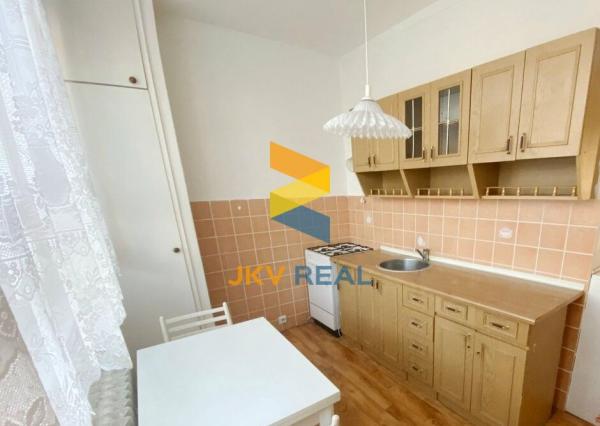 JKV Real ponúka na predaj 1 izbový byt v Petržalke na Znievskej ulici