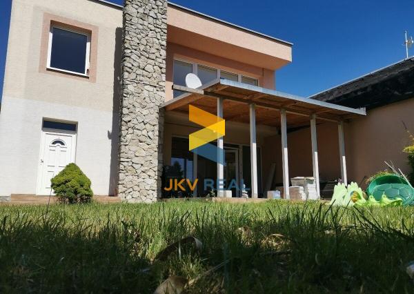 JKV REAL/ Ponúkame na predaj priestranný rodinný dom v Dunajskej Strede časť Malé Blahovo