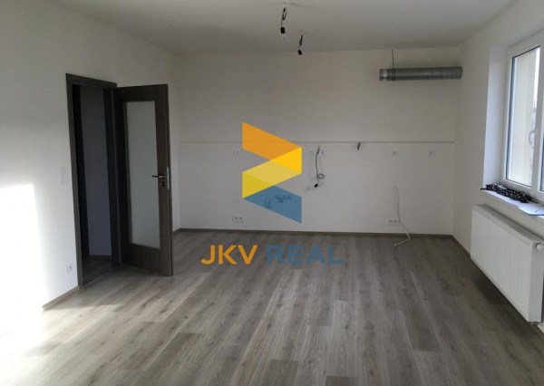 Ponúkame na predaj 3izbový byt v SKVELEJ LOKALITE!