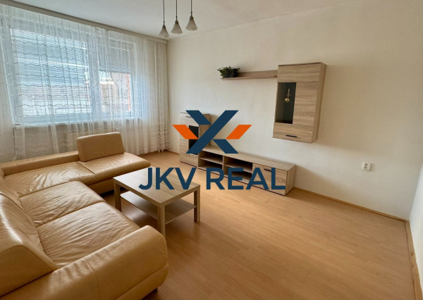 Priestranný 2 izbový byt (56m²) - Slovenský Grob centrum